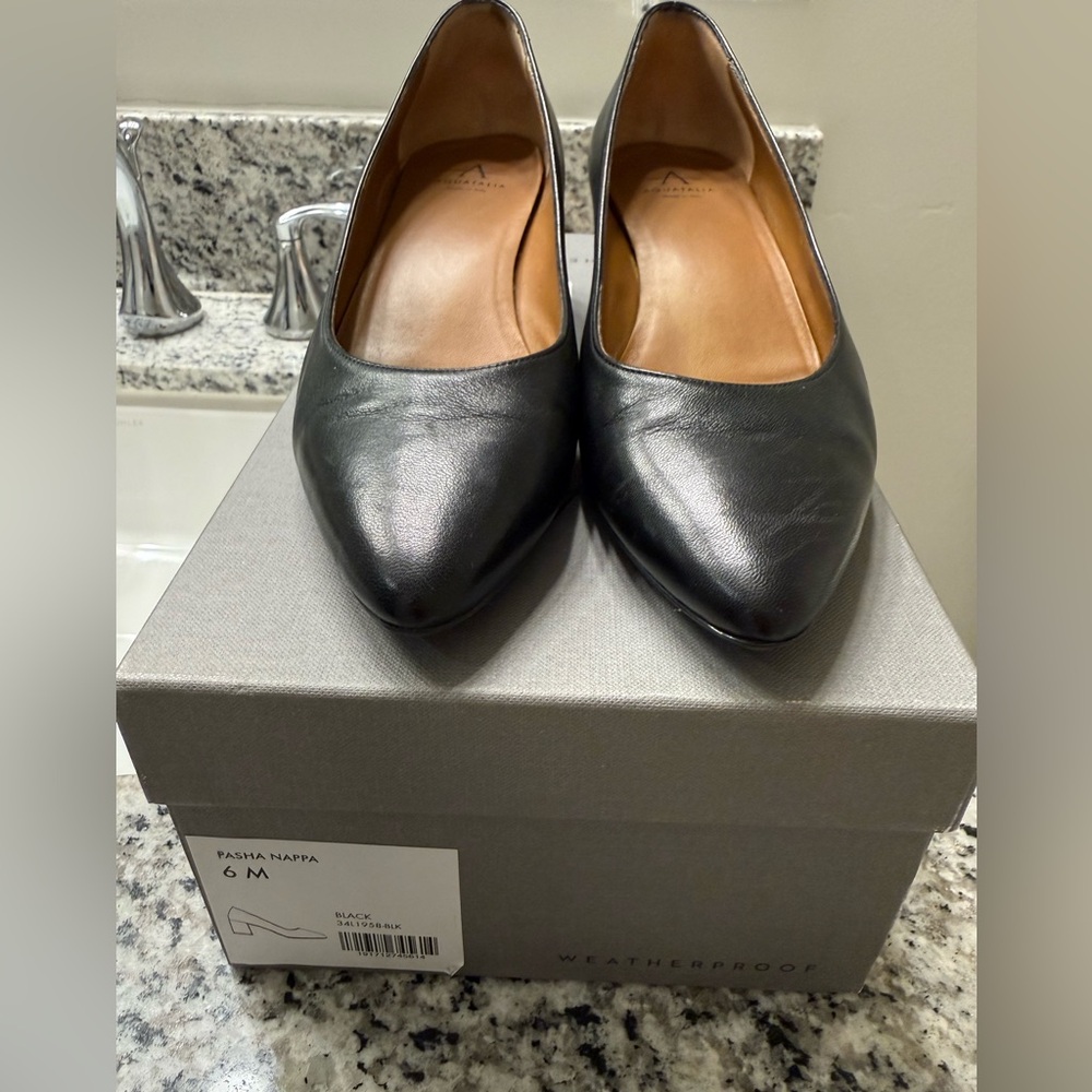 Like new Aquatalia Black Leather Pasha Pump - Size 6 - Picture 8 of 13